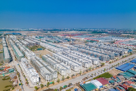 Các đại đô thị biển Vinhomes ở phía Đông Hà Nội luôn là tâm điểm của thị trường bất động sản. - Ảnh: Đ.H. Các đại đô thị biển Vinhomes ở phía Đông Hà Nội luôn là tâm điểm của thị trường bất động sản - Ảnh: Đ.H.