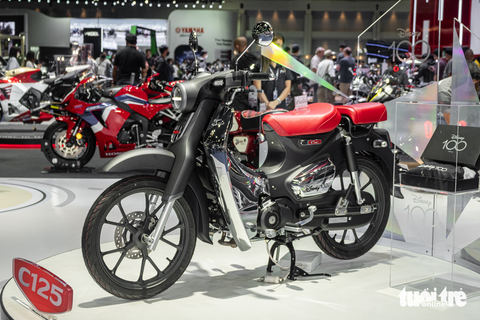 Chi tiết Honda Super Cub C125 bản chuột Disney, giới hạn 100 chiếc, giá ngang SH - Ảnh 1. Chi tiết Honda Super Cub C125 bản chuột Disney, giới hạn 100 chiếc, giá ngang SH - Ảnh 1.