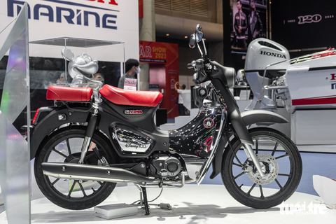 Chi tiết Honda Super Cub C125 bản chuột Disney, giới hạn 100 chiếc, giá ngang SH - Ảnh 2. Chi tiết Honda Super Cub C125 bản chuột Disney, giới hạn 100 chiếc, giá ngang SH - Ảnh 2.
