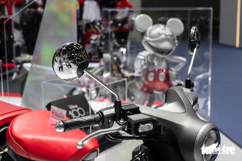 Chi tiết Honda Super Cub C125 bản chuột Disney, giới hạn 100 chiếc, giá ngang SH - Ảnh 5. Chi tiết Honda Super Cub C125 bản chuột Disney, giới hạn 100 chiếc, giá ngang SH - Ảnh 5.