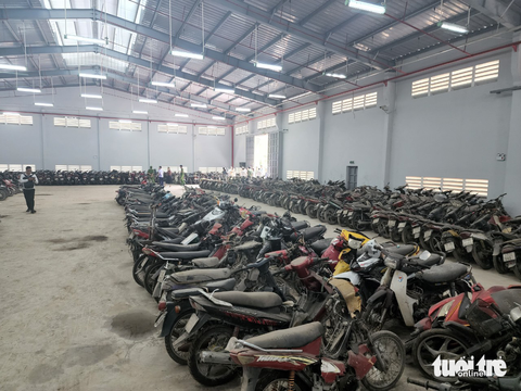 Xe vi phạm kín kho, kiến nghị giảm thời hiệu xử phạt xuống còn 3 tháng - Ảnh 4. Xe vi phạm kín kho, kiến nghị giảm thời hiệu xử phạt xuống còn 3 tháng - Ảnh 4.