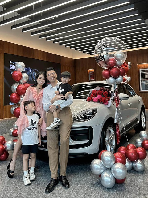 Ảnh vui sao Việt 23-3: Vợ chồng Hồ Ngọc Hà - Kim Lý ‘chất lừ’ dạo phố - Ảnh 9. Ảnh vui sao Việt 23-3: Vợ chồng Hồ Ngọc Hà - Kim Lý ‘chất lừ’ dạo phố - Ảnh 9.