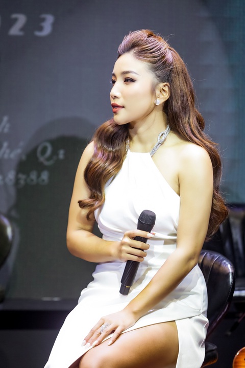 Phương Phương Thảo: Cát sê tôi đã gấp 6 lần kể từ ngày đầu tôi gặp anh quản lý - Ảnh 2. Phương Phương Thảo: Cát sê tôi đã gấp 6 lần kể từ ngày đầu tôi gặp anh quản lý - Ảnh 2.