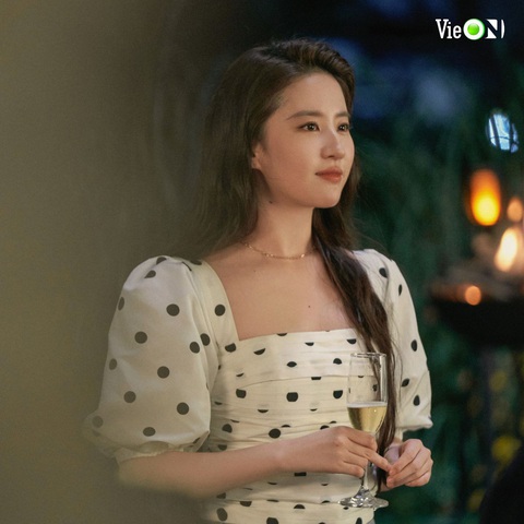 Phim mới của Đàm Tùng Vận ăn đứt 'Đi về nơi có gió' của Lưu Diệc Phi
- Ảnh 2. Phim Đi về nơi có gió của Lưu Diệc Phi đang lép vế trước Quy lộ của Đàm Tùng Vận