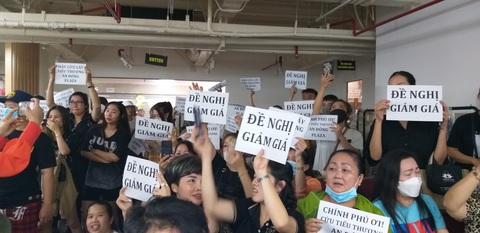 Thương nhân An Đông Plaza kêu cứu: Có hiểu lầm về chính sách thuê quầy sạp? - Ảnh 1. Thương nhân An Đông Plaza kêu cứu: Có hiểu lầm về chính sách thuê quầy sạp? - Ảnh 1.