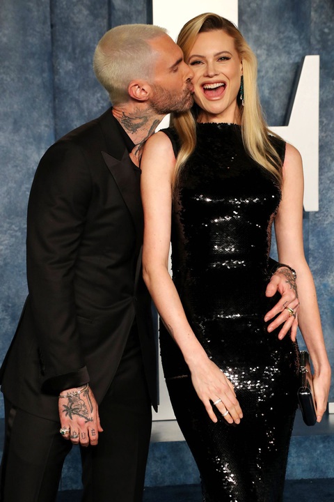 Adam Levine cam kết với vợ 100% sẽ không ngoại tình nữa - Ảnh 3. Adam Levine cam kết với vợ 100% sẽ không ngoại tình nữa - Ảnh 3.