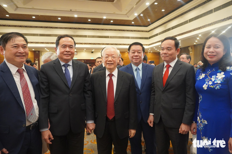 Tổng bí thư: Đội ngũ trí thức cần giúp nhân dân tiến quân vào khoa học công nghệ - Ảnh 3. Tổng bí thư: Đội ngũ trí thức cần giúp nhân dân tiến quân vào khoa học công nghệ - Ảnh 3.