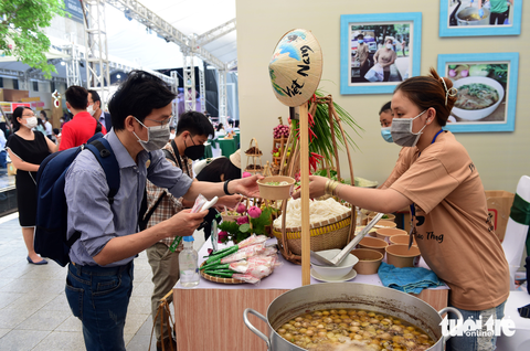 Ngày của phở 12-12 giành giải Hồ Hảo Hớn: Hành trình đưa phở và hương phở bay xa - Ảnh 5. Ngày của phở 12-12 giành giải Hồ Hảo Hớn: Hành trình đưa phở và hương phở bay xa - Ảnh 5.