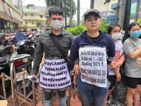 Tiểu thương An Đông Plaza: Sức mua giảm 60-80% nhưng tăng giá thuê là vô lý - Ảnh 2. Tiểu thương An Đông Plaza: Sức mua giảm 60-80% nhưng tăng giá thuê là vô lý - Ảnh 2.