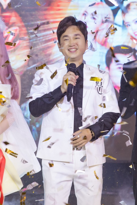 Bằng Cường được vợ bù lỗ liveshow hoành tráng nhất đời - Ảnh 1. Bằng Cường được vợ bù lỗ liveshow hoành tráng nhất đời - Ảnh 1.