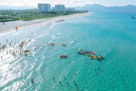 Wyndham Garden Cam Ranh khu nghỉ dưỡng đẳng cấp cho du lịch MICE - Ảnh 2. Bờ biển dài màu xanh ngọc chơi team building đến 3.000 khách