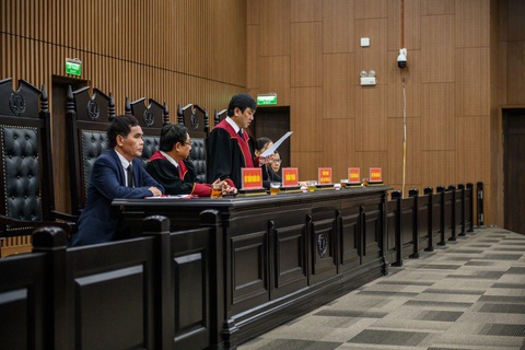 ‘Siêu lừa’ chiếm đoạt 430 tỉ lĩnh án chung thân, 3 ngân hàng tạm giữ lại tiền các ‘đại gia’ - Ảnh 3. ‘Siêu lừa’ chiếm đoạt 430 tỉ lĩnh án chung thân, 3 ngân hàng tạm giữ lại tiền các ‘đại gia’ - Ảnh 3.