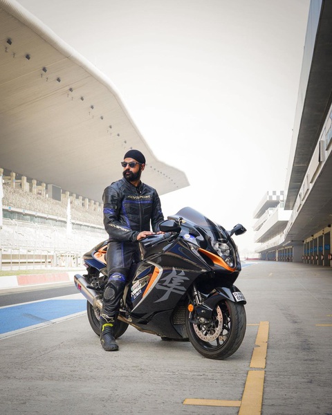 Dân chơi rán trứng trên thân xe mô tô Ducati tiền tỉ - Ảnh 9. Dân chơi rán trứng trên thân xe mô tô Ducati tiền tỉ - Ảnh 9.