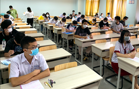 Thi đánh giá năng lực: Làm sao để đạt điểm cao? - Ảnh 1. Thí sinh dự thi đánh giá năng lực ĐH Quốc gia năm 2023 - Ảnh: TRẦN HUỲNH