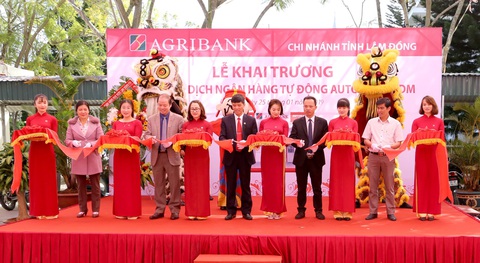 Agribank Lâm Đồng hướng tới ngân hàng hiện đại chuyên nghiệp - số hóa - Ảnh 1. Agribank Lâm Đồng hướng tới ngân hàng hiện đại chuyên nghiệp - số hóa - Ảnh 1.
