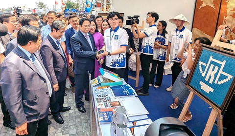 Văn phòng Chính phủ tuyển dụng công chức từ sinh viên tốt nghiệp xuất sắc - Ảnh 1. Văn phòng Chính phủ tuyển dụng công chức từ sinh viên tốt nghiệp xuất sắc - Ảnh 1.
