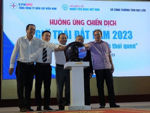 Ngành điện miền Nam thiết thực hưởng ứng Giờ Trái đất - Ảnh 1. Ngành điện miền Nam thiết thực hưởng ứng Giờ Trái đất - Ảnh 1.