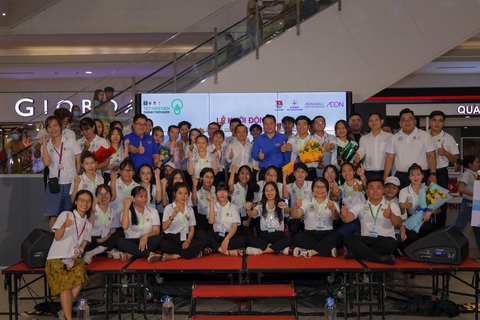 Ngành điện miền Nam thiết thực hưởng ứng Giờ Trái đất - Ảnh 2. Ngành điện miền Nam thiết thực hưởng ứng Giờ Trái đất - Ảnh 2.