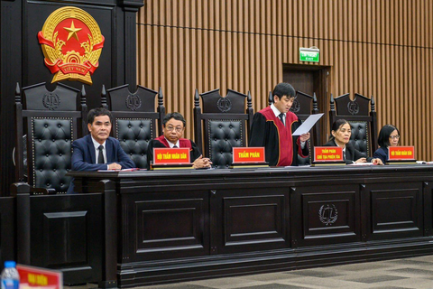 Vụ ‘siêu lừa’ 430 tỉ: Cách lập luận của tòa về việc cho các ngân hàng ‘giam’ tiền gửi - Ảnh 1. Vụ ‘siêu lừa’ 430 tỉ: Cách lập luận của tòa về việc cho các ngân hàng ‘giam’ tiền gửi - Ảnh 1.