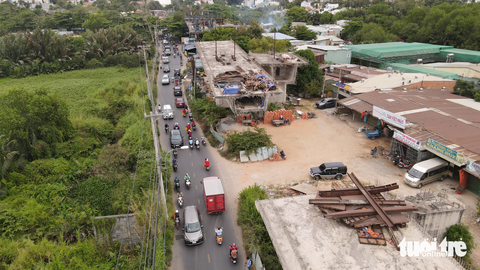 Cầu Nam Lý xây dựng sau 4 năm ngừng thi công, hẹn về đích năm 2024 - Ảnh 7. Cầu Nam Lý xây dựng sau 4 năm ngừng thi công, hẹn về đích năm 2024 - Ảnh 7.