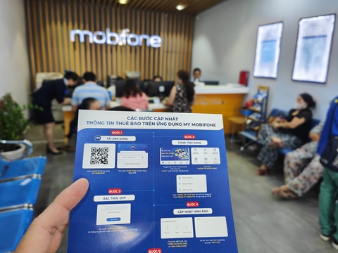 Nhiều thuê bao di động nhận thông báo nhưng chưa đi chuẩn hóa thông tin - Ảnh 1. Nhiều thuê bao di động nhận thông báo nhưng chưa đi chuẩn hóa thông tin - Ảnh 1.