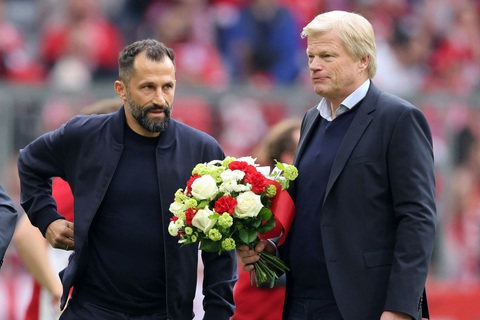 Kahn (phải) và Salihamidzic - những cựu danh thủ đang giữ vai trò trong ban lãnh đạo Bayern Munich - Ảnh: REUTERS Kahn (phải) và Salihamidzic - những cựu danh thủ đang giữ vai trò trong ban lãnh đạo Bayern Munich - Ảnh: REUTERS