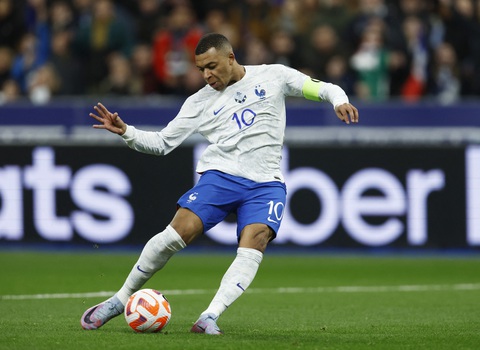 Tân đội trưởng Kylian Mbappe tỏa sáng cùng tuyển Pháp - Ảnh 4. Tân đội trưởng Kylian Mbappe tỏa sáng cùng tuyển Pháp - Ảnh 4.