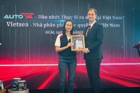 Ra mắt dầu nhớt thương hiệu AutoX - Ảnh 1. Ra mắt dầu nhớt thương hiệu AutoX - Ảnh 1.