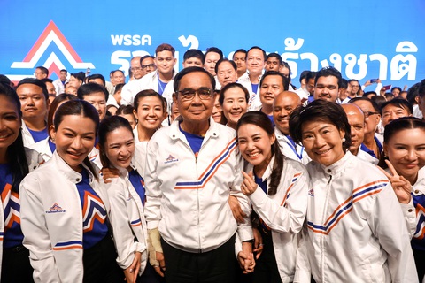 Ông Prayut tái tranh cử thủ tướng Thái Lan, có thể đối mặt con gái ông Thaksin - Ảnh 1. Ông Prayut tái tranh cử thủ tướng Thái Lan, có thể đối mặt con gái ông Thaksin - Ảnh 1.