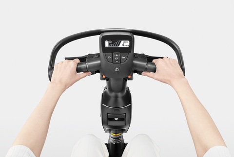 Toyota sản xuất xe máy điện nhưng chỉ đi được… 12km - Ảnh 5.