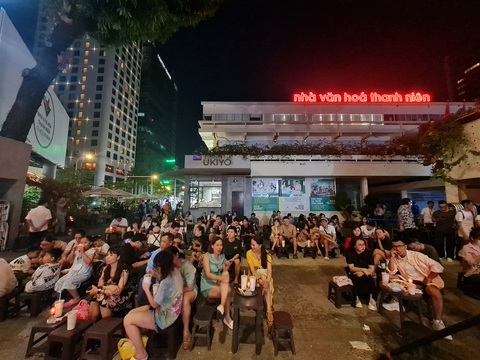 Nhân đôi ý nghĩa từ việc tắt đèn hưởng ứng Giờ Trái đất - Ảnh 2. Nhân đôi ý nghĩa từ việc tắt đèn hưởng ứng Giờ Trái đất - Ảnh 2.