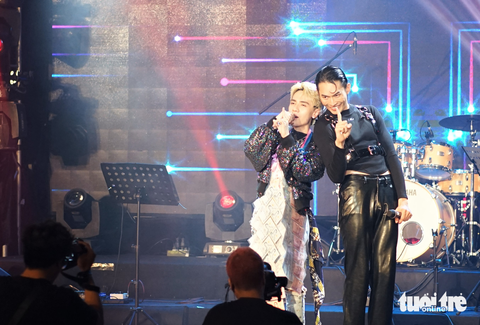 Tuyệt vời live show nhạc Thái đầu tiên của nghệ sĩ Việt - Ảnh 3. Tuyệt vời live show nhạc Thái đầu tiên của nghệ sĩ Việt - Ảnh 3.