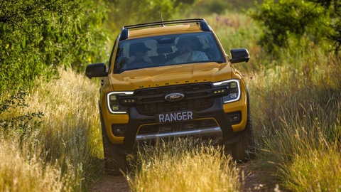Ford Ranger thêm bản nằm giữa Wildtrak và Raptor, tương tự bản mới sắp bán tại Việt Nam - Ảnh 7. Ford Ranger thêm bản nằm giữa Wildtrak và Raptor, tương tự bản mới sắp bán tại Việt Nam - Ảnh 7.