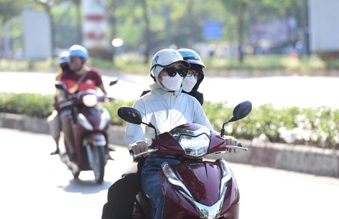 Thời tiết hôm nay 27-3: Bắc Bộ mưa rào, trời lạnh, Nam Bộ tiếp tục oi ả - Ảnh 1. Thời tiết hôm nay 27-3: Bắc Bộ mưa rào, trời lạnh, Nam Bộ tiếp tục oi ả - Ảnh 1.