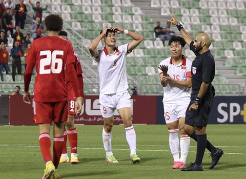 Sụp đổ trong hiệp 2, U23 Việt Nam thua UAE 0-4 ở Doha Cup 2023 - Ảnh 1. Sụp đổ trong hiệp 2, U23 Việt Nam thua UAE 0-4 ở Doha Cup 2023 - Ảnh 1.