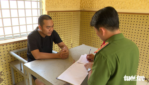 Khởi tố ba thanh niên đánh đập, bắt giữ người trái pháp luật để đòi tiền - Ảnh 1. Khởi tố ba thanh niên đánh đập, bắt giữ người trái pháp luật để đòi tiền - Ảnh 1.