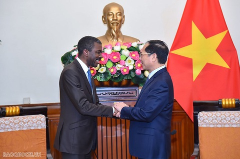 Giám đốc Trung tâm Di sản thế giới hứa hỗ trợ các hồ sơ di sản mới của Việt Nam - Ảnh 1. Giám đốc Trung tâm Di sản thế giới hứa hỗ trợ các hồ sơ di sản mới của Việt Nam - Ảnh 1.