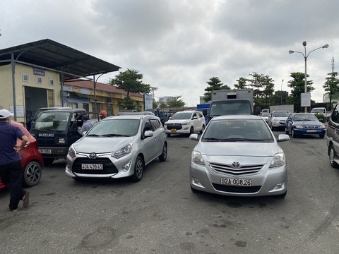 Thiếu hụt nơi đăng kiểm, tài xế Huế, Quảng Nam dồn về Đà Nẵng - Ảnh 3. Thiếu hụt nơi đăng kiểm, tài xế Huế, Quảng Nam dồn về Đà Nẵng - Ảnh 3.