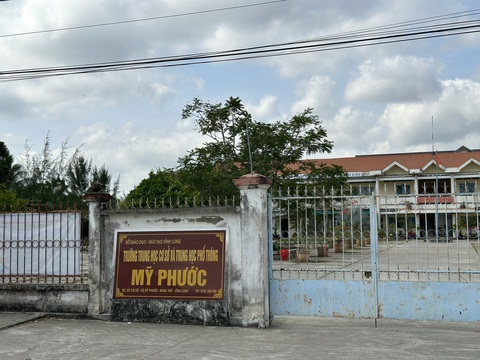 Thầy giáo bị tố sàm sỡ học sinh, nâng điểm tùy tiện - Ảnh 1. Thầy giáo bị tố sàm sỡ học sinh, nâng điểm tùy tiện - Ảnh 1.