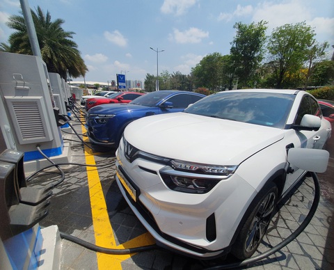 VinFast bàn giao xe điện cỡ lớn VF9, đi 438km sau mỗi lần sạc đầy - Ảnh 4. VinFast bàn giao xe điện cỡ lớn VF9, đi 438km sau mỗi lần sạc đầy - Ảnh 4.