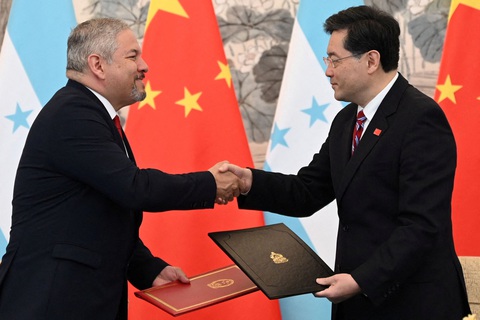 Tin tức thế giới 28-3: Honduras đuổi Đài Loan đi nhanh; Nhiều xe tăng đã đến Ukraine - Ảnh 1. Tin tức thế giới 28-3: Honduras đuổi Đài Loan đi nhanh; Nhiều xe tăng đã đến Ukraine - Ảnh 1.