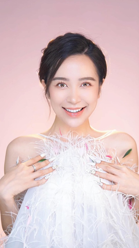 Vẫn có phụ nữ cam chịu như Dưới bóng cây hạnh phúc - Ảnh 5. Vẫn có phụ nữ cam chịu như Dưới bóng cây hạnh phúc - Ảnh 5.
