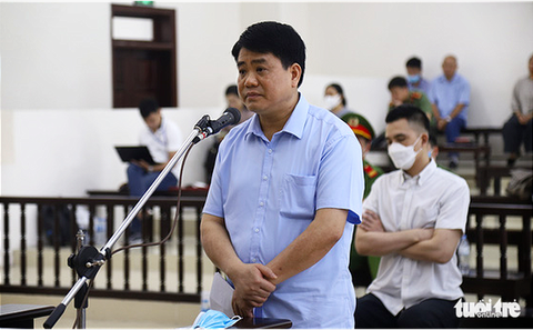 Mối quan hệ của ông Nguyễn Đức Chung và giám đốc trốn nợ trong vụ nâng khống giá cây xanh - Ảnh 1. Mối quan hệ của ông Nguyễn Đức Chung và giám đốc trốn nợ trong vụ nâng khống giá cây xanh - Ảnh 1.