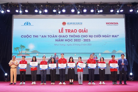 Honda Việt Nam trao giải cuộc thi ‘An toàn giao thông cho nụ cười ngày mai’ - Ảnh 2. Honda Việt Nam trao giải cuộc thi ‘An toàn giao thông cho nụ cười ngày mai’ - Ảnh 2.