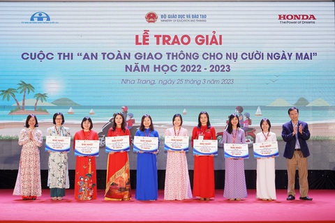 Honda Việt Nam trao giải cuộc thi ‘An toàn giao thông cho nụ cười ngày mai’ - Ảnh 3. Honda Việt Nam trao giải cuộc thi ‘An toàn giao thông cho nụ cười ngày mai’ - Ảnh 3.