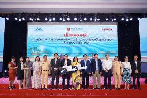 Honda Việt Nam trao giải cuộc thi ‘An toàn giao thông cho nụ cười ngày mai’ - Ảnh 5. Honda Việt Nam trao giải cuộc thi ‘An toàn giao thông cho nụ cười ngày mai’ - Ảnh 5.