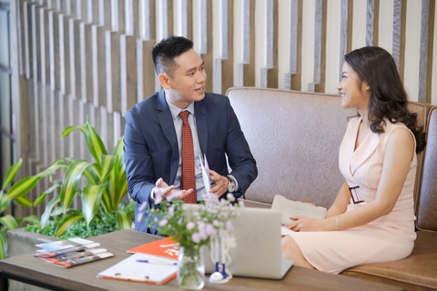 Khách hàng ở Cần Thơ được chi trả hơn 23 tỉ đồng quyền lợi bảo hiểm - Ảnh 1. Bảo hiểm nhân thọ trở thành lá chắn vững chắc về tài chính của nhiều gia đình.