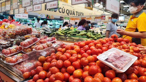 Rau củ là một trong số nhiều mặt hàng thực phẩm nằm trong chương trình bình ổn thị trường. Ảnh: N.Trí Rau củ là một trong số nhiều mặt hàng thực phẩm nằm trong chương trình bình ổn thị trường - Ảnh: N.TRÍ