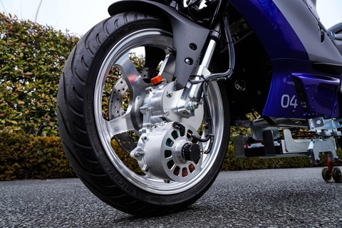 Xe máy Yamaha tự cân bằng, sắp có thể tự lái như ô tô - Ảnh 5. Xe máy Yamaha tự cân bằng, sắp có thể tự lái như ô tô - Ảnh 5.