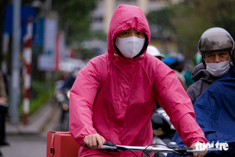 Cảnh báo mưa dông kèm mưa đá ở Hà Nội - Ảnh 1. Cảnh báo mưa dông kèm mưa đá ở Hà Nội - Ảnh 1.
